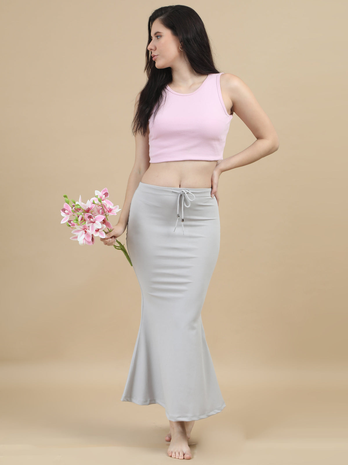 Saree shapewear size guide showing how to measure waist and hips